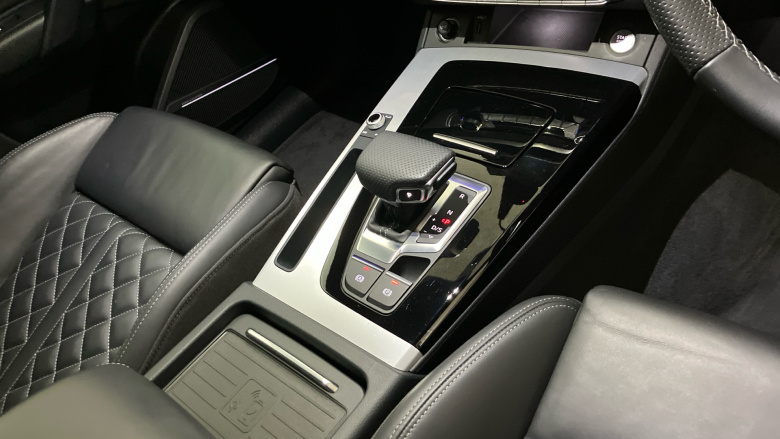 Audi Q5 40 TDI Quattro S Line 5dr S Tronic [Tech Pack Pro] Diesel Estate